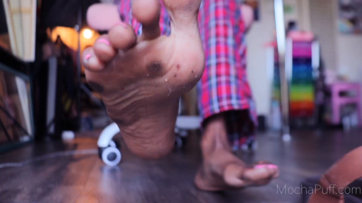 Desperate White Slave Worships My Dirty Feet