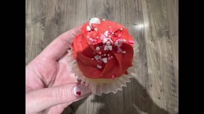 Valentine's Cupcake Eating Loser Loop