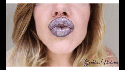 Silver Lippy Smooches