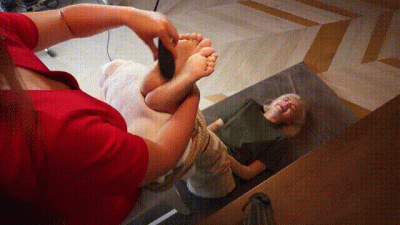 Khaleesi Daenerys Legs Up And Laugh HD 1920X1080