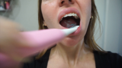 747. Toothbrushing Mouth Exploration