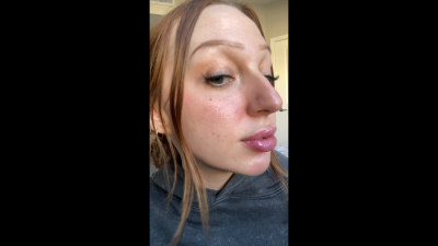 835. Lipgloss Applying Compilation