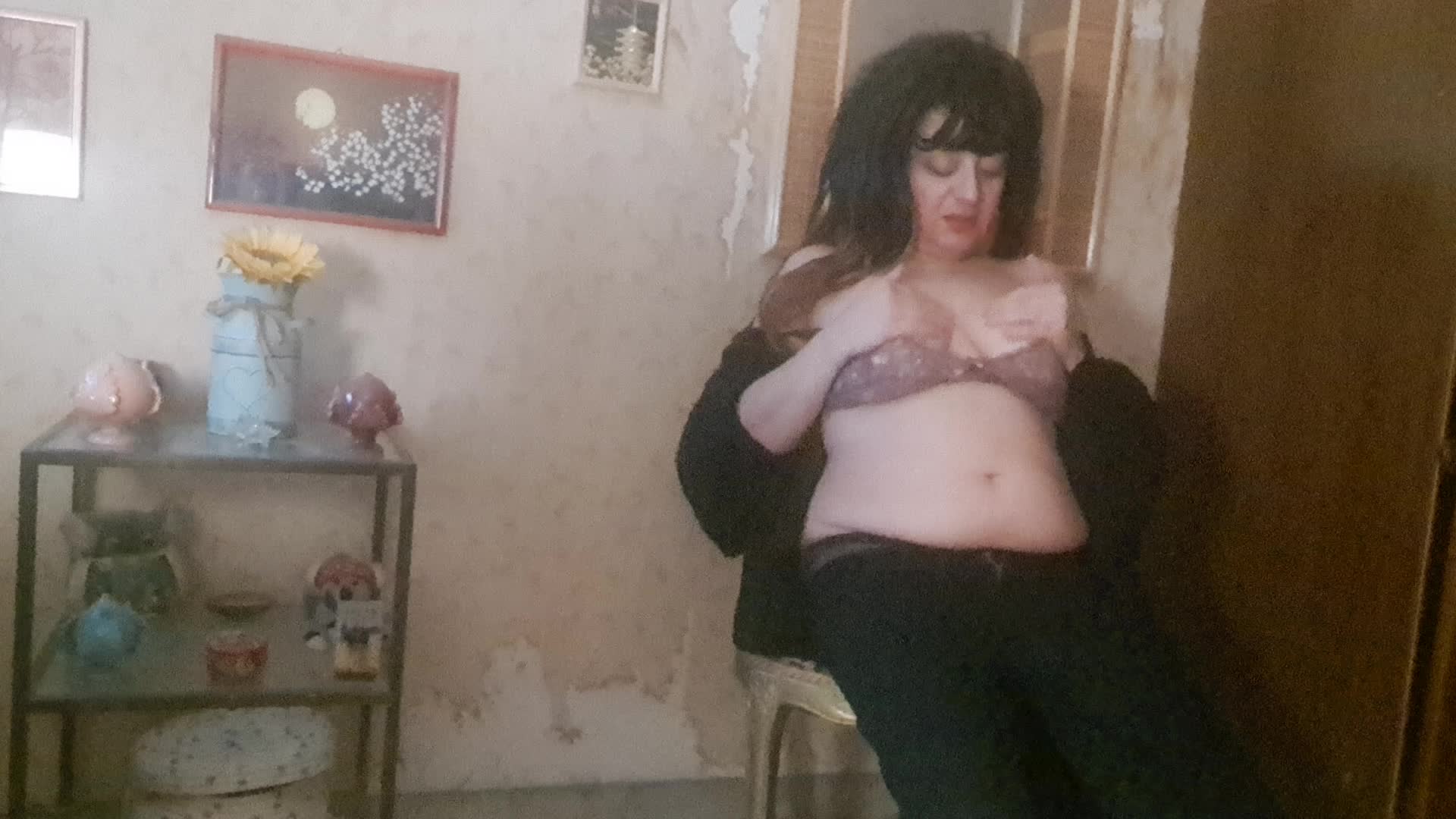 Caucasian Queen And Her Supremacy