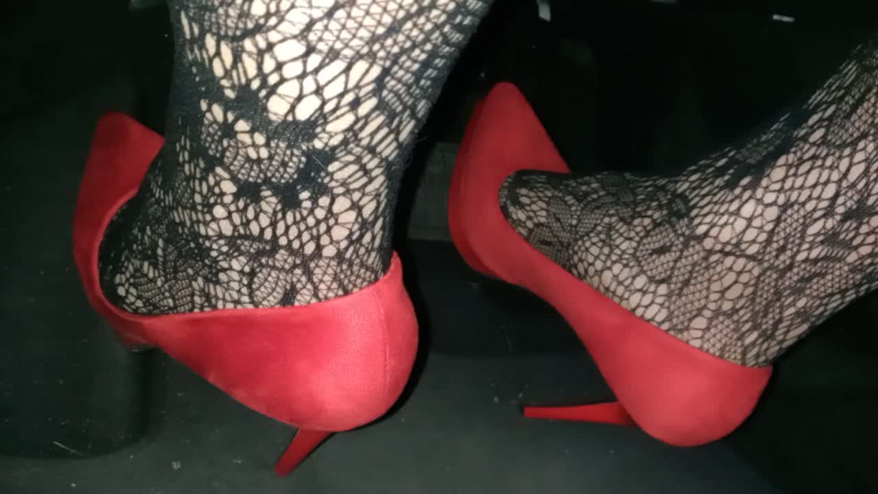 Melt Your Mind By Hear Ing My Red Heels Dring