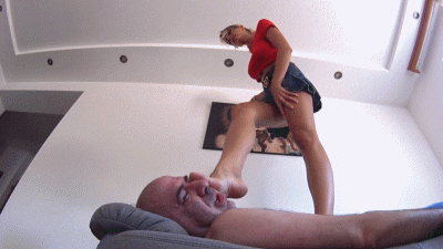 Rea My Jacuzzi Extreme Trampling And Facebusting POV Version