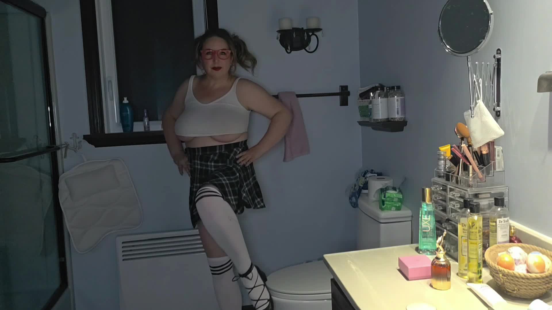 Role D Ecoliere DE18 Ans. Je T Attend Dans La Salle De Toilette Publique Pour Du Sexe