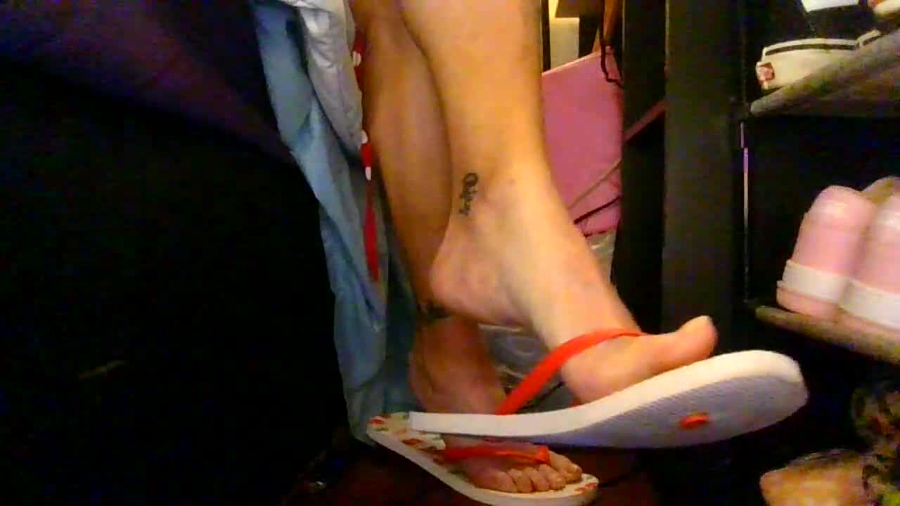 Natural Shoeplay Flipflop Slapping Swinging