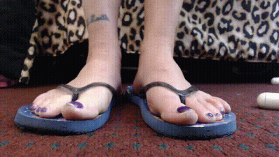 Closeup Toe Wiggles In Flops