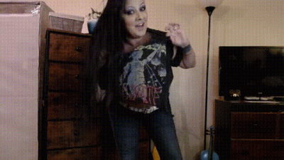 Ripping Up Trendy Cool T-Shirts Vans Metallica More