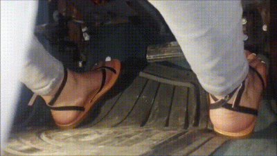 Emi Flat Sandals Minivan