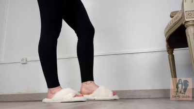 (551) Shoe Collection: Fluffy House Slippers- Dame Olga (4K, MP4)