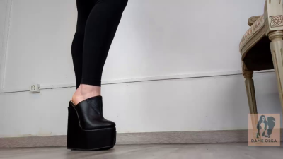 (549) Shoe Collection: Wedge Platform Clogs- Dame Olga (4K, MP4)
