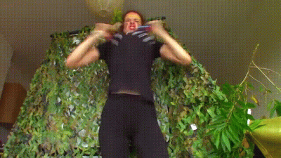 Queen Kong Muscle Flex