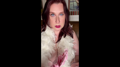Synnful Quicky: Teasing In & Out Of Pink Lacy Socks