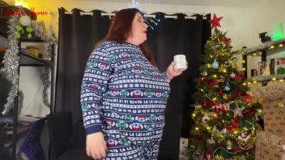 Christmas Pyjama Farts And Toilet Fetish 4K