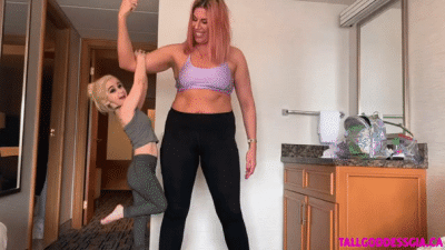 Tiny Texie Climbs Gia The Giant Like A Tree