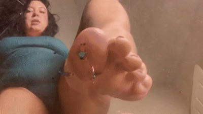 Giantess Takes Anger Out On Tinies
