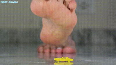 Giant Goddess Annette! Back For Another Squeeze!!