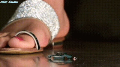 Karisma's Slo Mo Sandal Squeeze!