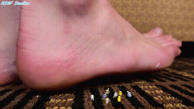 Fbc Unaware Squeeze And Extreme Walk By Stomps!