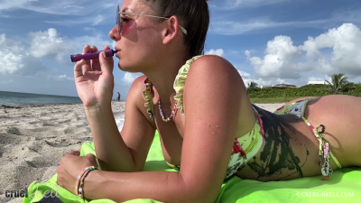 Reell Smoking Bikini Goddess Of Miami Beach