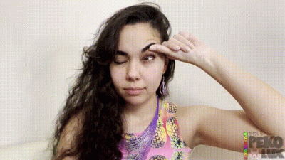 Fingercentric Silly Faces With Peko Lux