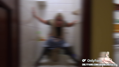 Stepmom Farting Dumb And Dumber In Front Of Plumber