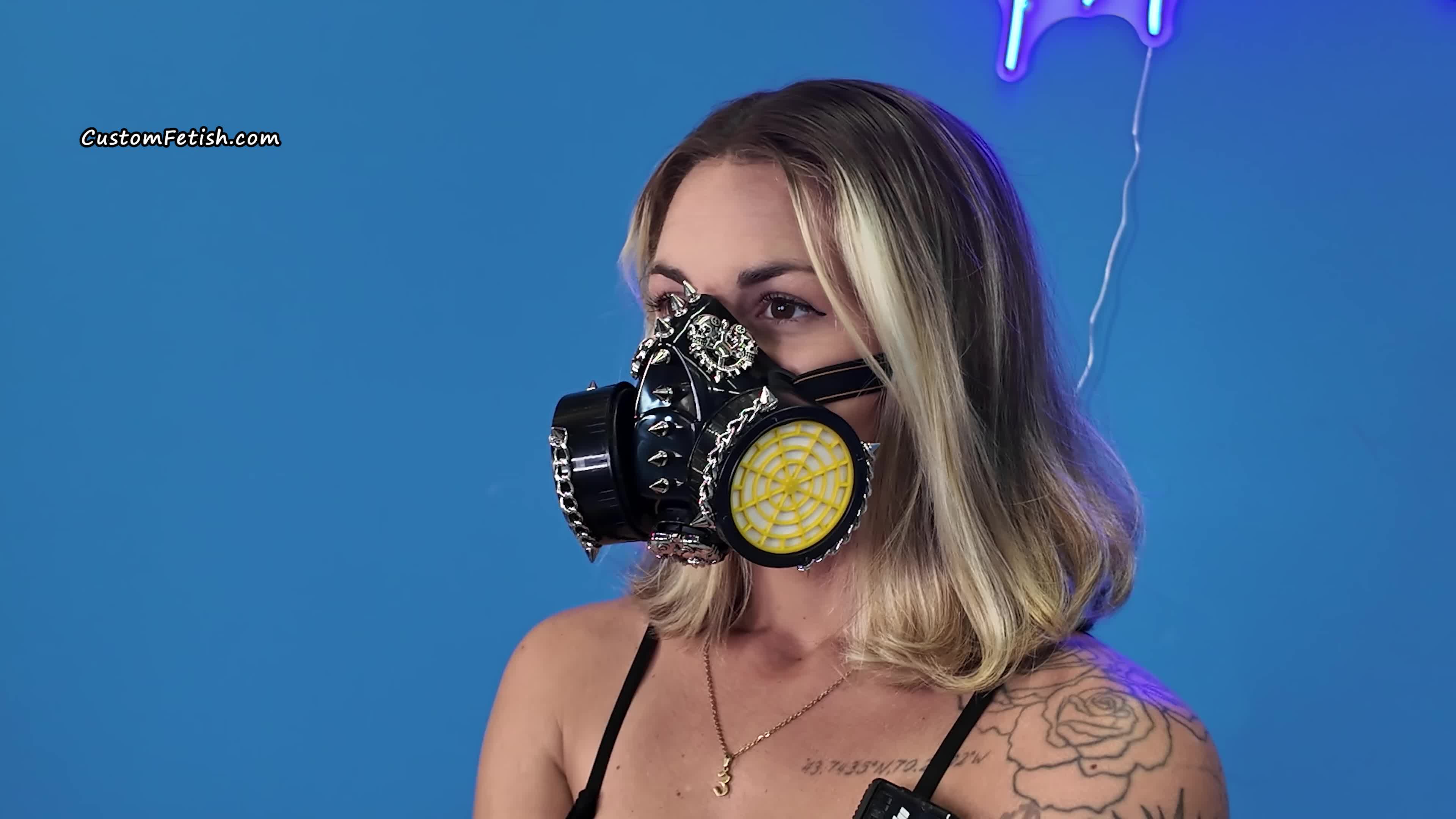 Madi B Models Respirator Mask Cam 2