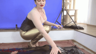 Sensory Deprivation In Rubber Vacuum Bed