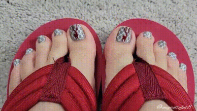 Festive Top And Front Toe Wiggle