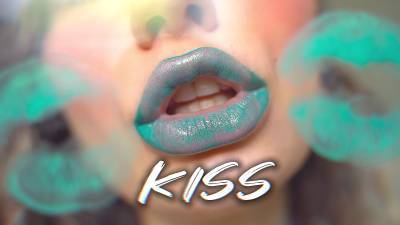 Minty Naughty Noisy Kiss