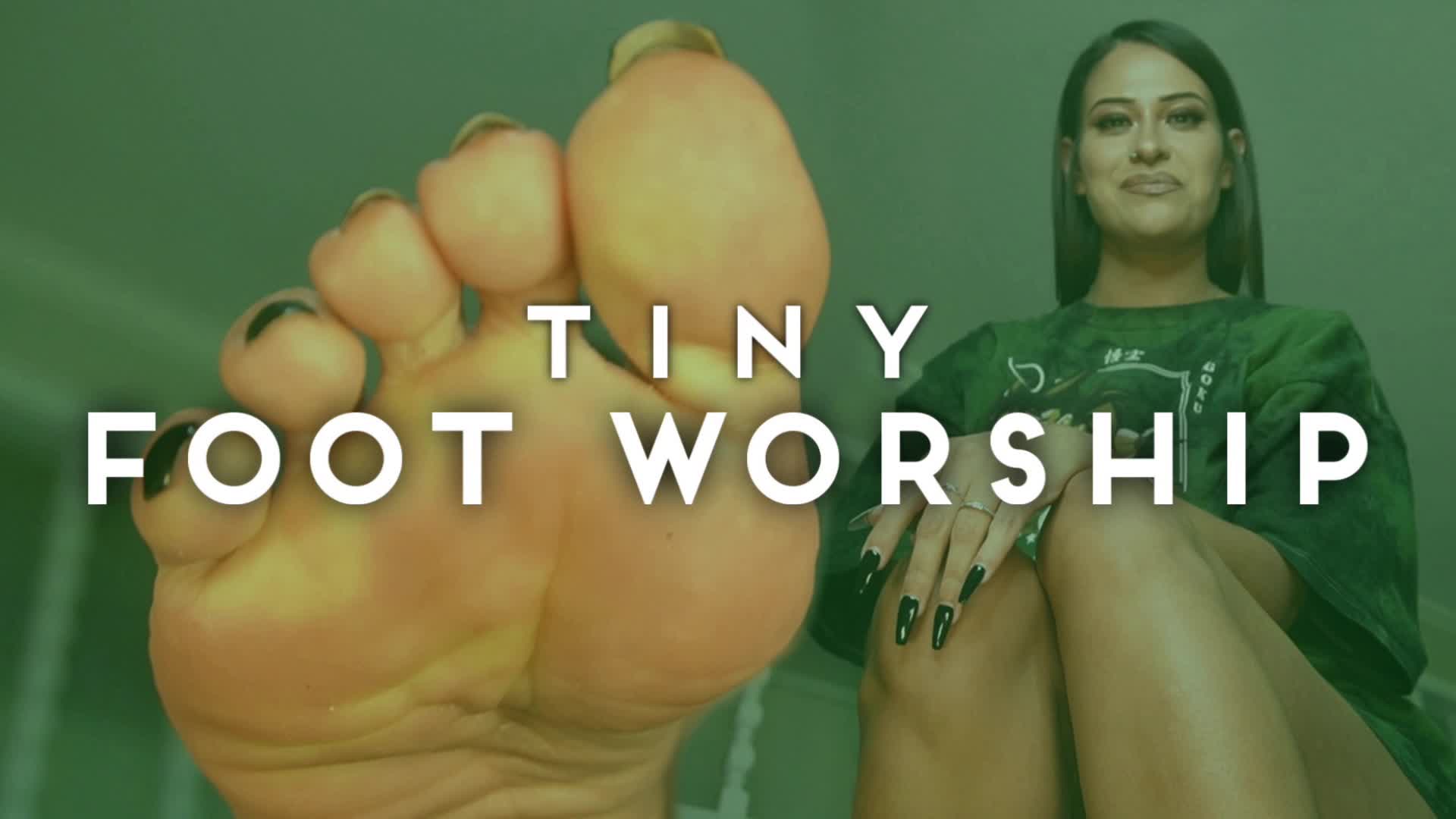 "Tiny Foot Worship" [Feet + Giantess]