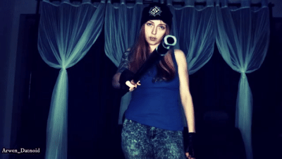 Casually Serving The Grunge Goddess