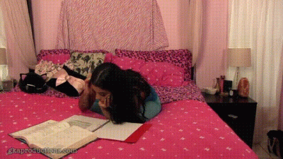 Study Break Belly Worship With Ashlynn Taylor & Mia Martinez