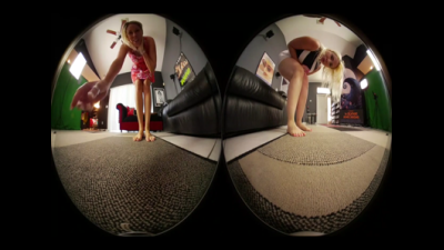 **VR 360** You Explore The Sexy Nude Bodies Of Giantesses Dolce Vandela & Nikki Brooks