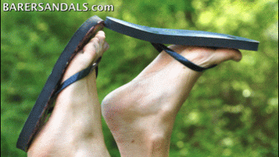 Footplay And Shoeplay With Linda's Blue Flip-Flops In The Park Video Update 13223
