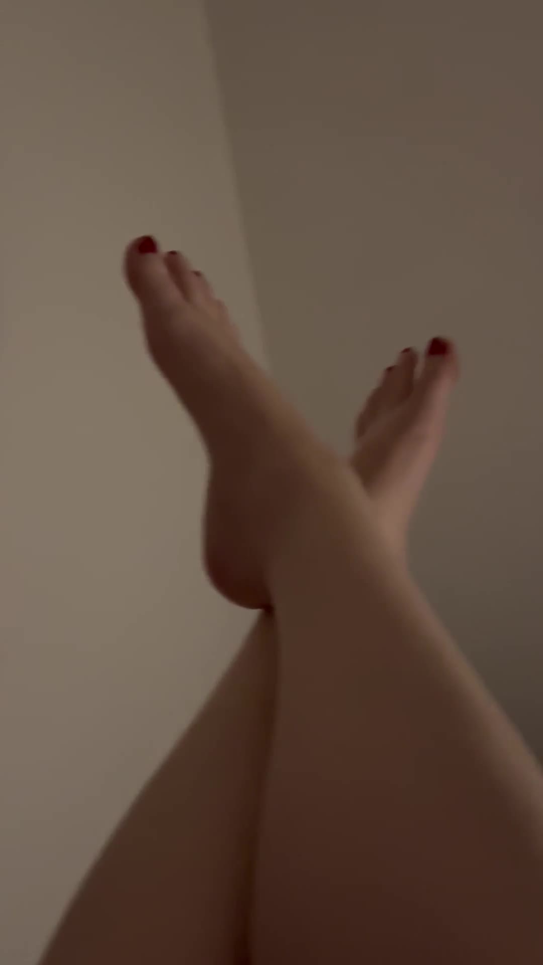 Quiet Power: Captivating Legs Consume Your Mind