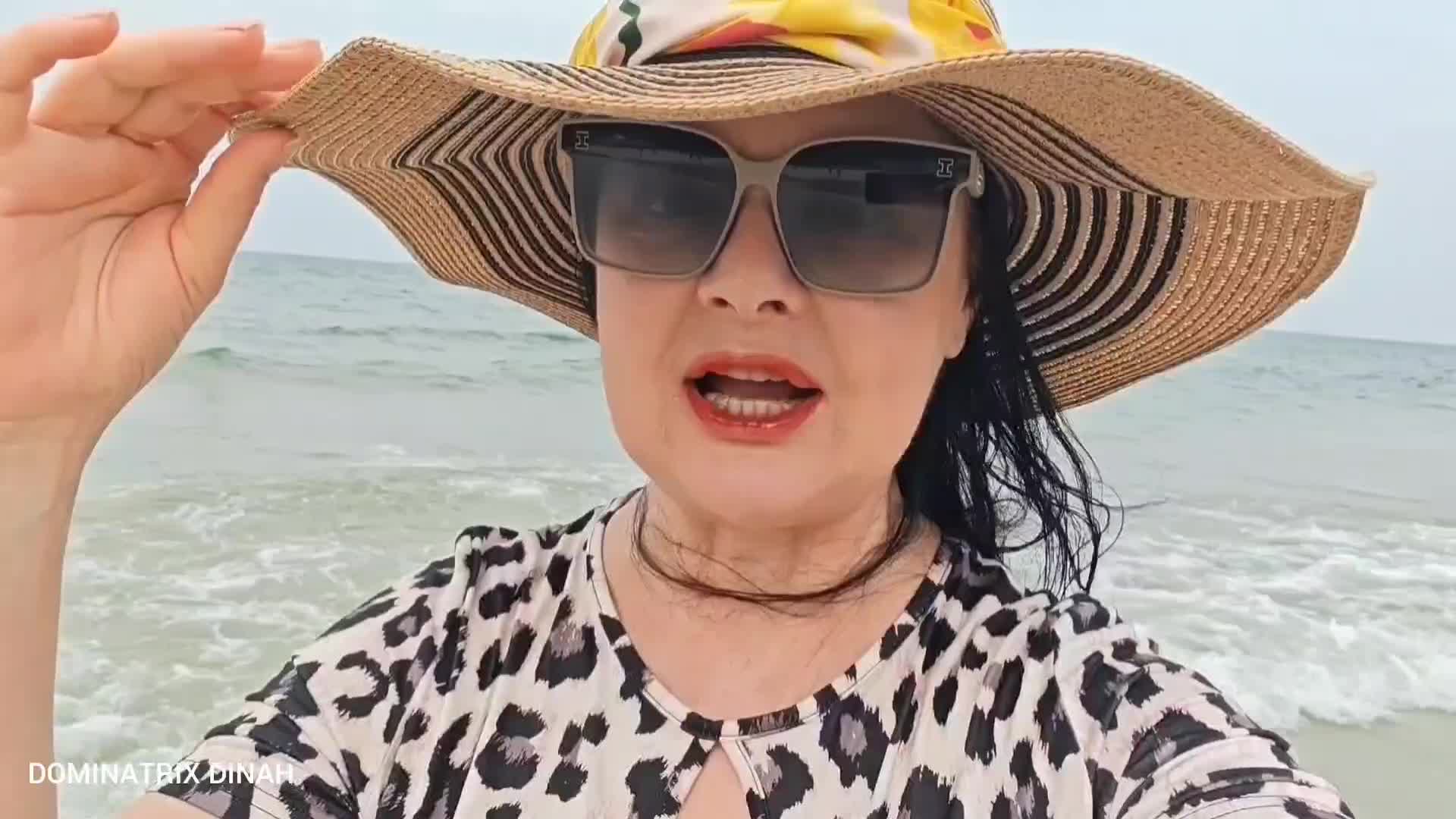 Good Foot Slut Pedicures Feet Under Water