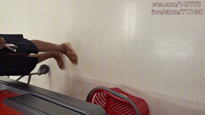 Ebony MILF With The Prettiest Toes