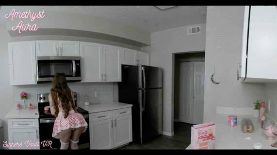 Pinup Wife's Sweet Surprise