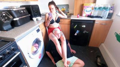 Neck Scissors In The Kitchen