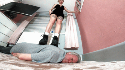 Jennifer's Boot Trample Floor Cam