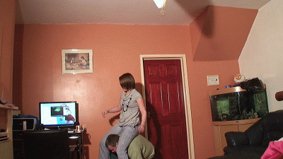 Jeans Shoulder Ride