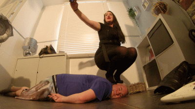 Selfie Trample Floor Cam