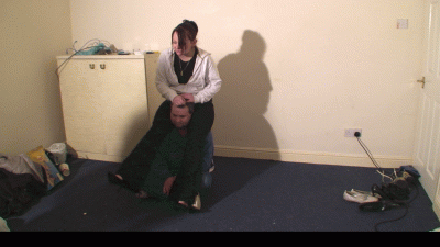 Shoulder Sitting Scissor Hold Imogen