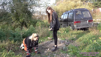 Sarah Pathetic Crawling Creature!