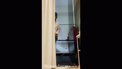 Disgusting Pig Spyed At The Mistress In The Shower