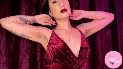 Royalty In Red (Bilingual Mesmerize)