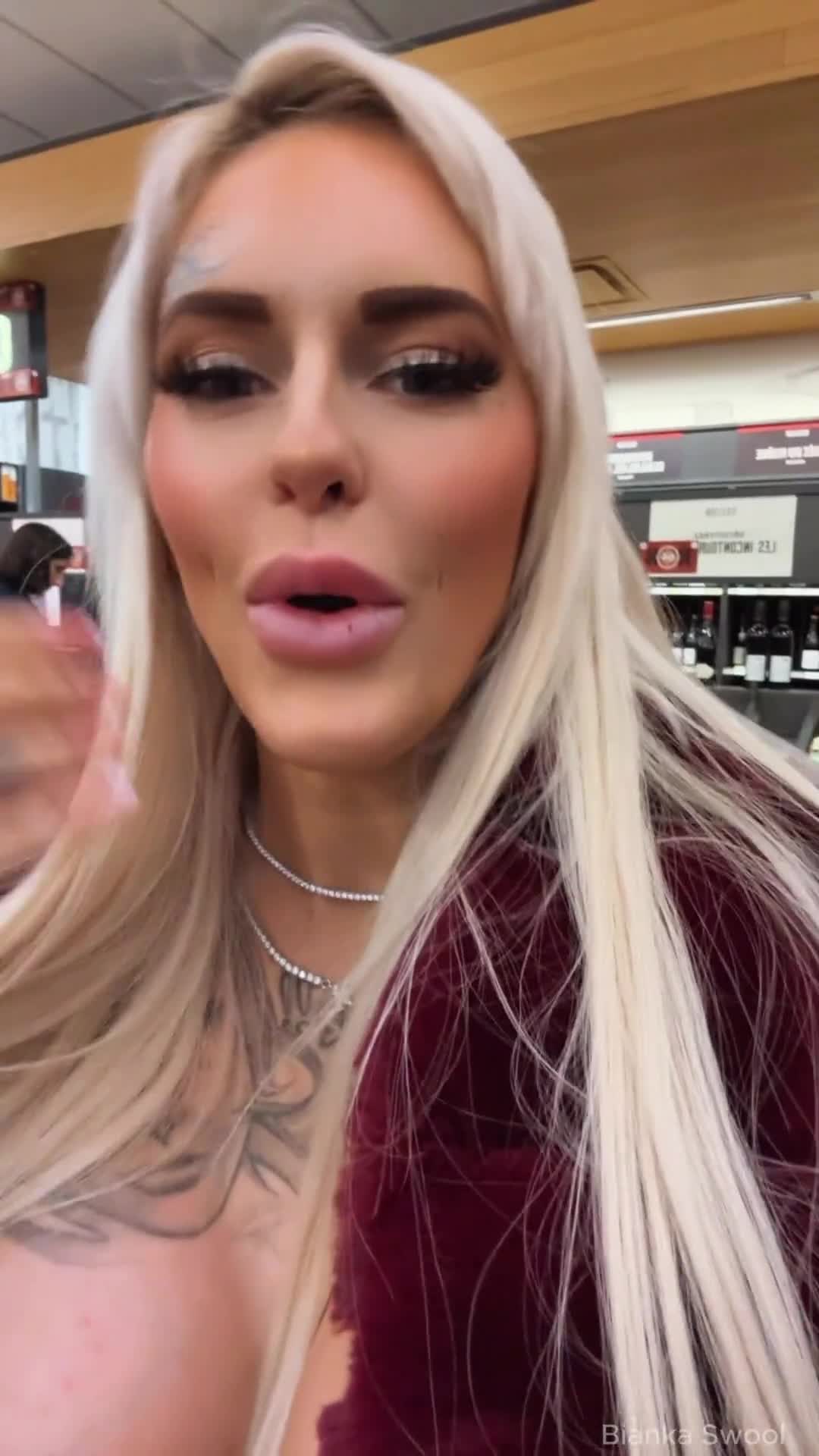 My Tinder Date Fuck Me At The Parking Lot