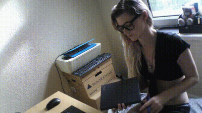 Secretary Got Horny